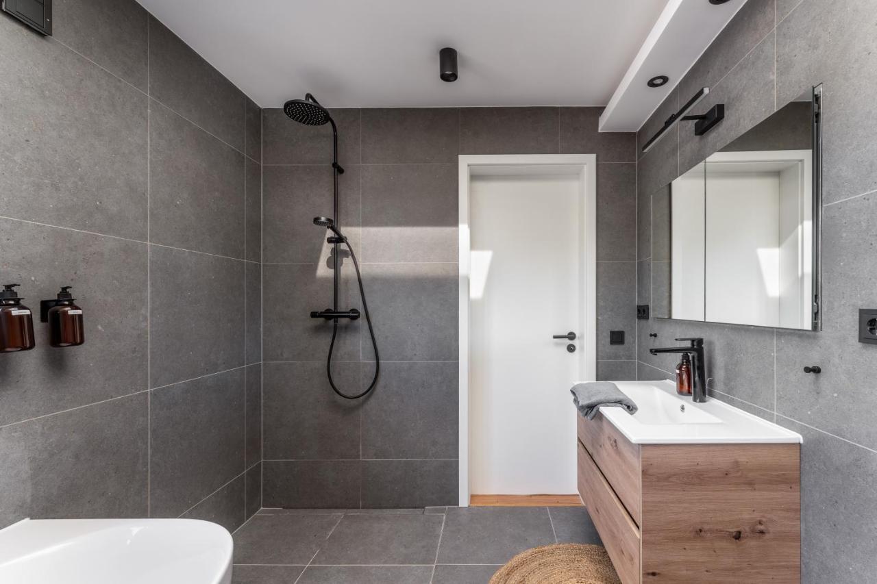 Gemuetliches Und Lichtdurchflutetes Penthouse Mit Sternenhimmelblick, Boxspringbett Und Terrasse - Gute Anbindung An Die Innenstadt カッセル エクステリア 写真