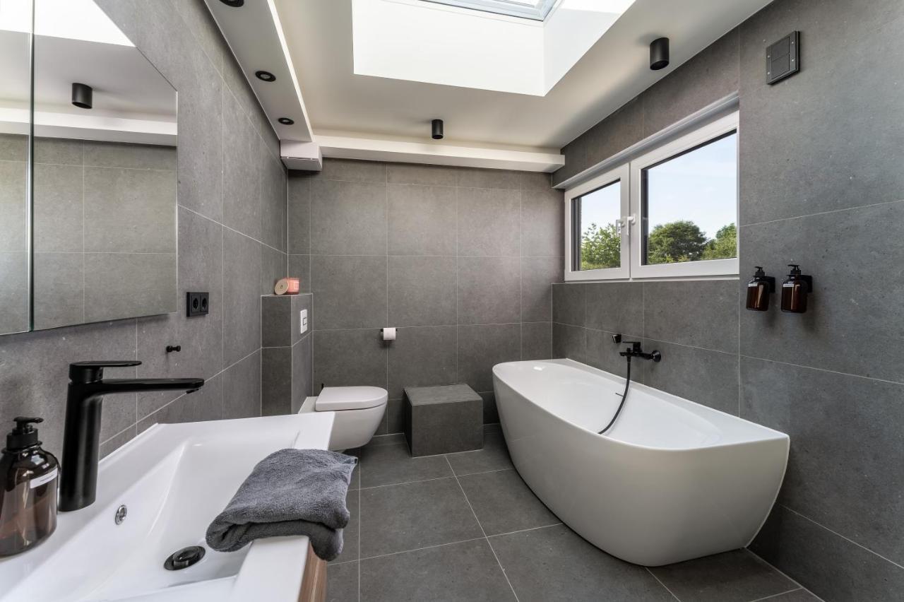 Gemuetliches Und Lichtdurchflutetes Penthouse Mit Sternenhimmelblick, Boxspringbett Und Terrasse - Gute Anbindung An Die Innenstadt カッセル エクステリア 写真
